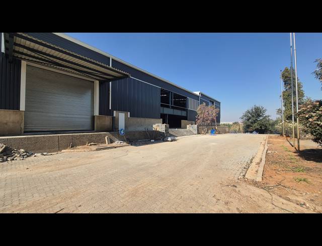 7,000M² WAREHOUSE FOR SALE IN ANDERBOLT